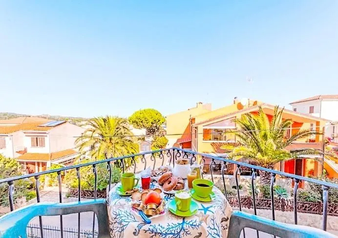 Casa Vacanze Gardenia La Maddalena Con Parcheggio Privato Lägenhet