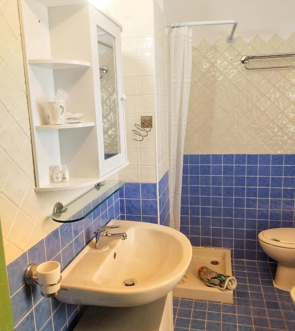 Lägenhet Casa Vacanze Gardenia La Maddalena Con Parcheggio Privato Italien
